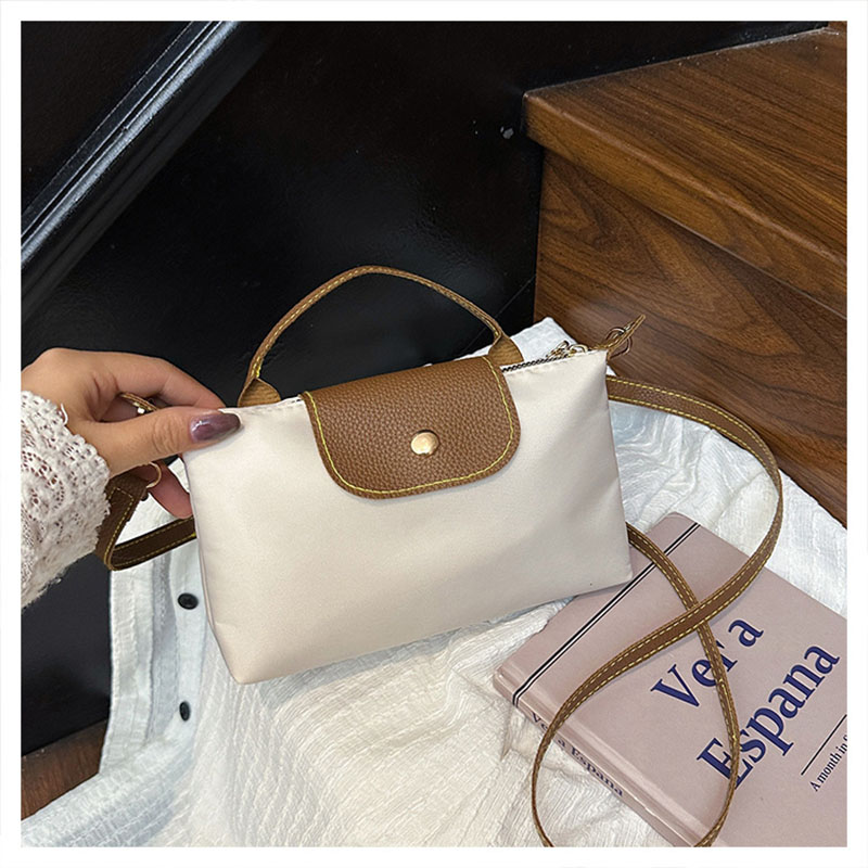 กระเป๋าสะพายข้างสีเขียวมะนาวอิ - Women Bags 2026 Trends บทวิจารณ์และราคา