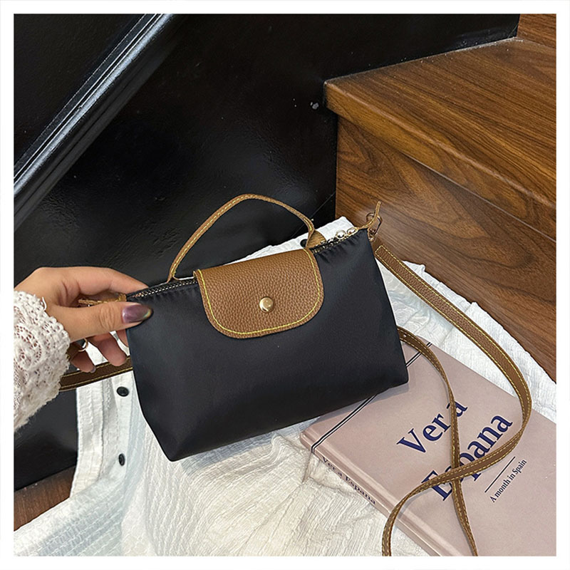 กระเป๋าสะพายข้างสีเขียวมะนาวอิ - Women Bags 2026 Trends บทวิจารณ์และราคา